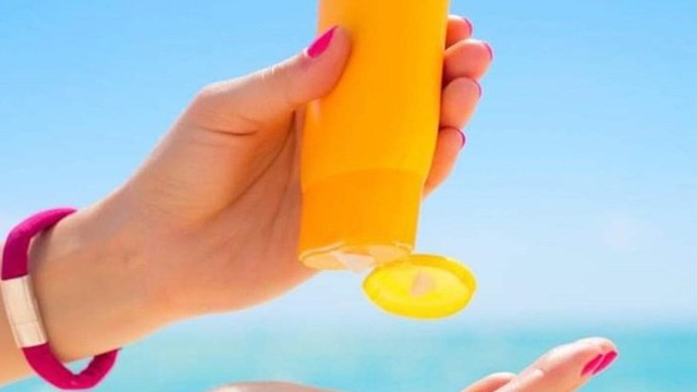 Đình chỉ lưu hành toàn quốc lô kem dưỡng trắng da chống nắng