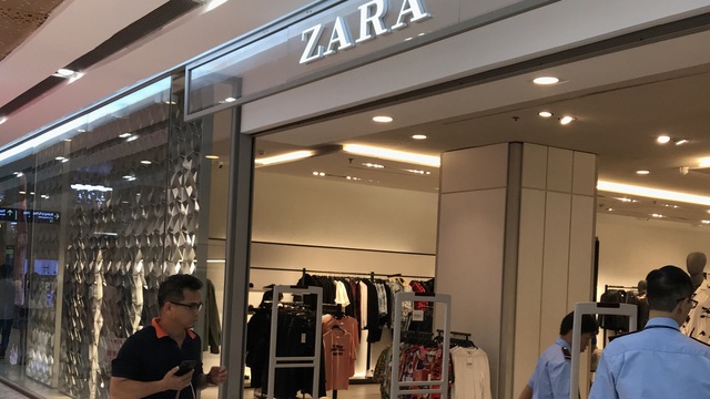 Phát hiện thêm Zara, Gucci… cũng dùng bản đồ có đường lưỡi bò