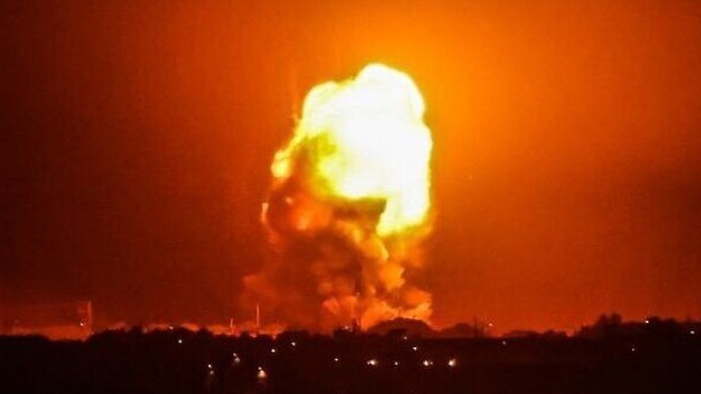 Hệ thống phòng không bị “vô hiệu hoá”, Israel đang bị hàng trăm tên lửa tấn công