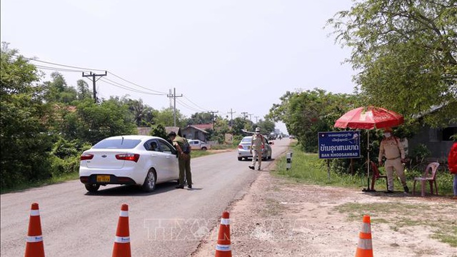 Tước quân tịch 2 sĩ quan công an Lào tiếp tay cho nhập cảnh trái phép