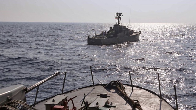 Tàu chiến Iran xuyên Đại Tây Dương, tại sao Mỹ chỉ 'khoanh tay đứng nhìn'?