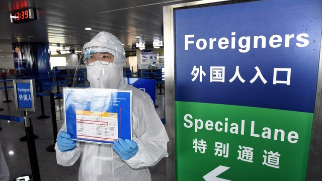 Trung Quốc: Đốt nhầm hộ chiếu của 31 công dân nước ngoài vì... tưởng là "rác"