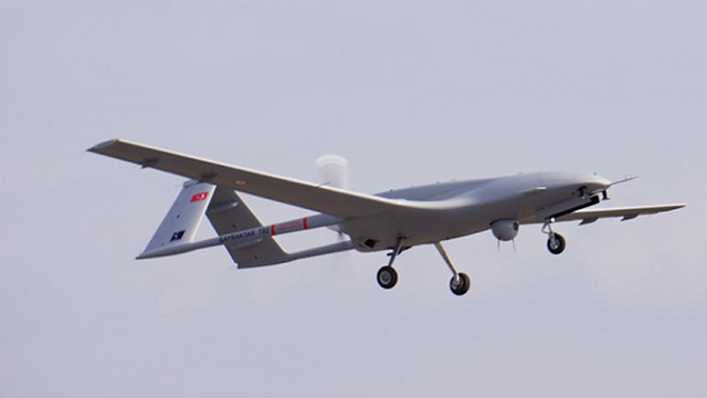 Ukraine đe dọa quân đội Nga bằng UAV Bayraktar TB2