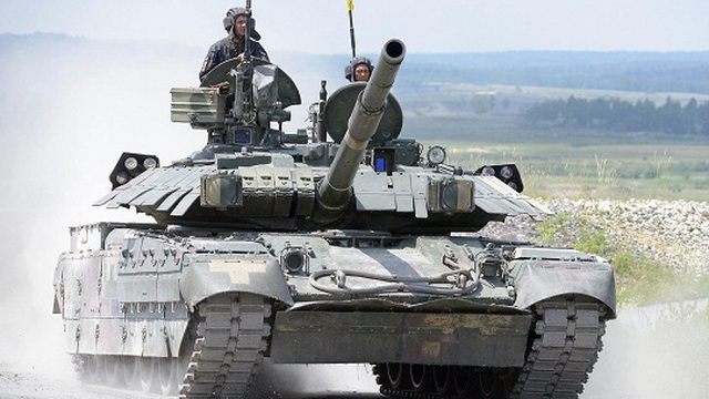 Xe tăng Ukraine ‘bắn nhầm’ vào ngôi làng trong cuộc tập trận