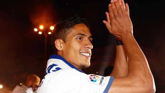 Buổi lễ chia tay giàu cảm xúc của Varane với Real Madrid