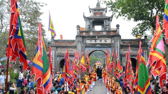 Phát triển công nghiệp văn hóa, bảo tồn di sản và xây dựng người Hà Nội thanh lịch văn minh
