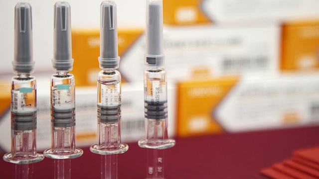 Trung Quốc chạy đua phát triển vắc xin Covid-19: Chuyên gia tiết lộ nhiều kết quả bất ngờ