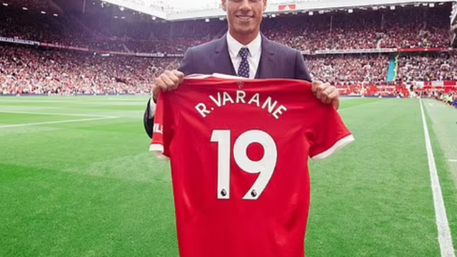Chuyển nhượng 15/8: Lý do Varane phải khoác áo số 19 ở MU