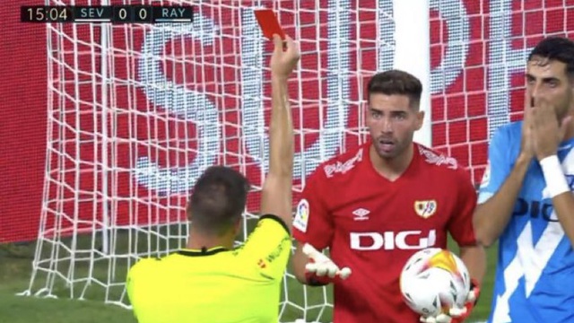 Con trai Zidane báo hại đội nhà: Ăn thẻ đỏ, chịu penalty ngay đầu trận vì sai lầm kép ngớ ngẩn
