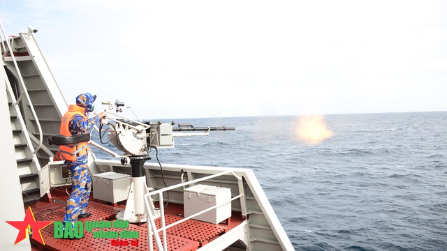 Army Games 2021: Pháo thủ Hải quân Việt Nam khai hỏa trên sóng dữ