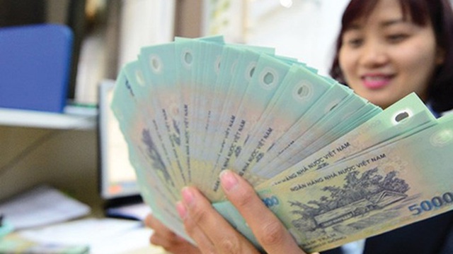 'Soi' thu nhập nhân viên của 15 ngân hàng: Ai tăng mạnh nhất trong nửa đầu năm?