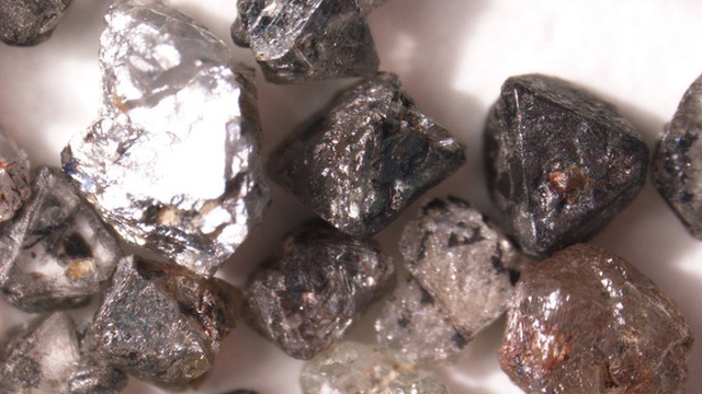 Nghiên cứu bất ngờ: Hàng loạt sinh vật chết đi đã hóa thành loại kim cương quý nhất thế giới