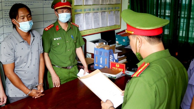 Giám đốc doanh nghiệp cùng nhóm đàn em giang hồ bảo kê cảng cá, chém ngư dân
