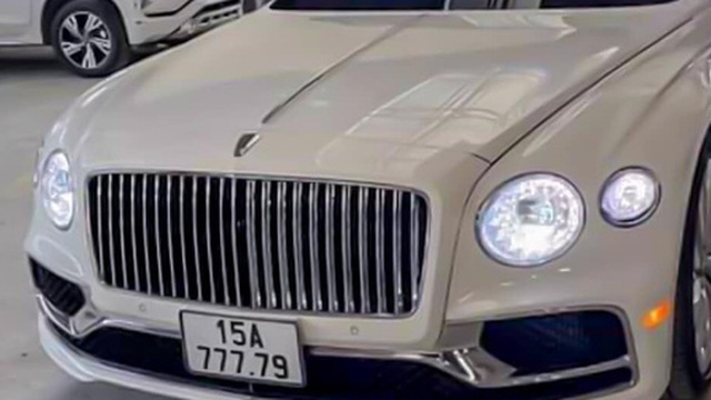 Đại gia Hải Phòng tậu Bentley Flying Spur V8 màu trắng độc nhất Việt Nam, sở hữu biển số tứ quý kết hợp thần tài lớn