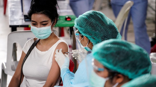 Quốc gia Đông Nam Á tiêm kết hợp vaccine Sinovac và AstraZeneca cho 1,5 triệu người, công bố kết quả tích cực
