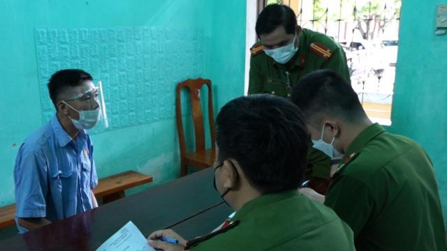 Chồng truy sát, trút “mưa dao” lên người vợ sau bữa cơm tối