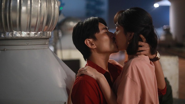 Thu Trang hôn đắm đuối Kiều Minh Tuấn trong phim "Chìa khóa trăm tỷ"