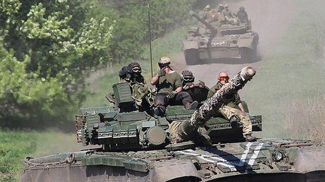 Tăng T-80BV của Nga đối đầu tăng T-64BV của Ukraine trong cuộc xung đột