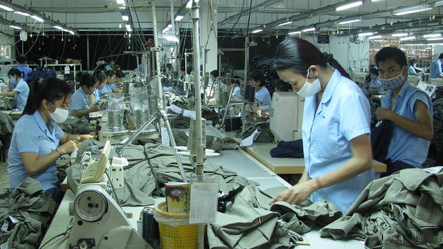 Lao động nữ nghỉ hưu trước tuổi có bị trừ tỷ lệ % lương hưu?