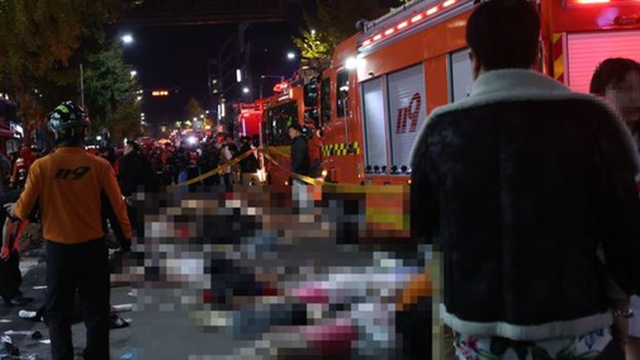 Tâm trạng bàng hoàng và không khí tang thương bao trùm Seoul sau thảm họa giẫm đạp
