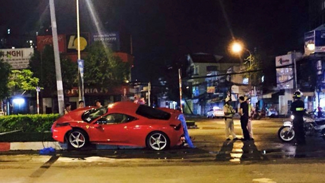 Nhìn lại những vụ tai nạn siêu xe Ferrari tại Việt Nam