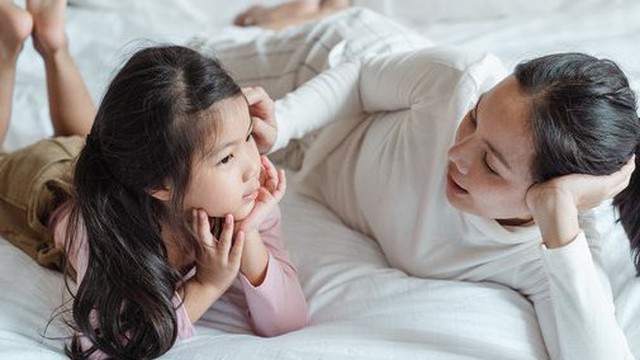 Tiến sĩ khoa học não bộ cho biết: Làm 3 điều này trước khi đi ngủ sẽ khiến trẻ tiểu học trở thành học sinh ưu tú