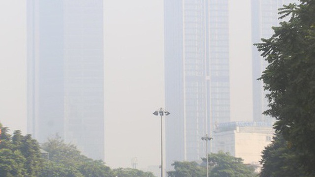Hà Nội: Sương mù dày đặc, ô nhiễm không khí ở mức có hại cho sức khỏe