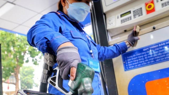 Giá xăng dầu giảm mạnh