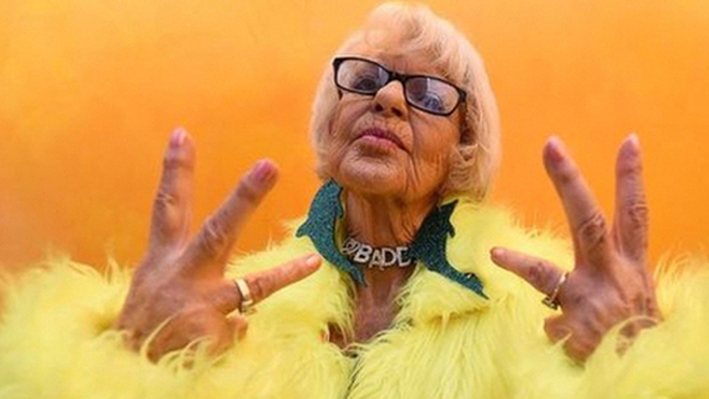Cụ bà "chất chơi" 94 tuổi tiết lộ bí quyết trẻ trung