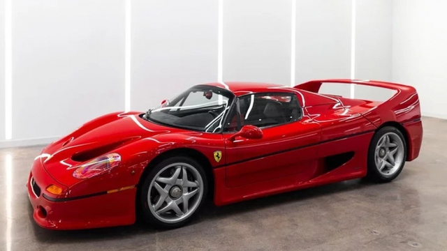 Chiêm ngưỡng siêu xe Ferrari F50 35 năm tuổi vẫn đẹp như mới
