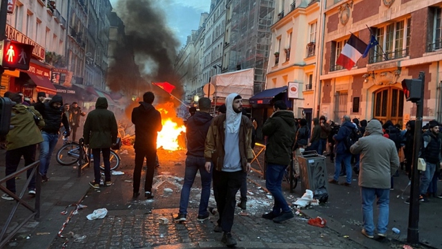 Biểu tình bạo lực của người Kurd ở Paris trong ngày Giáng sinh