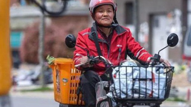Chủ tịch Trung Quốc "giả nghèo" làm shipper suốt 7 năm: Trở thành "nhân viên giao hàng 5 sao", danh tính chỉ bại lộ khi nhờ đồng nghiệp chuyển nhà