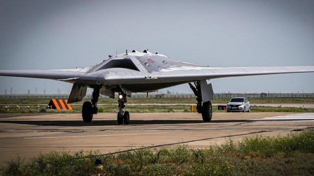 "Thợ săn" Okhotnik và chiến đấu cơ Su-57: Cặp song sát tàng hình của Nga