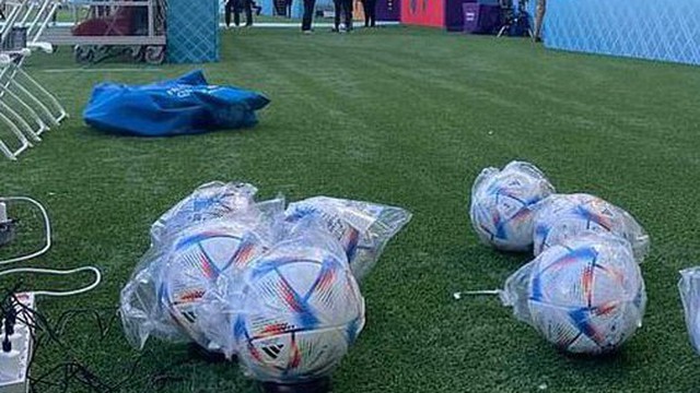 Lý do trái bóng World Cup 2022 phải sạc đầy pin trước mỗi trận đấu