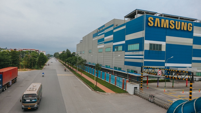 Huyện có ‘siêu nhà máy’ 9,3 tỷ USD, biến Việt Nam thành đại bản doanh của hãng điện thoại có thị phần lớn nhất thế giới