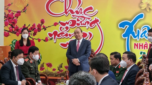 Chủ tịch nước Nguyễn Xuân Phúc chúc Tết lực lượng vũ trang tại Đà Nẵng