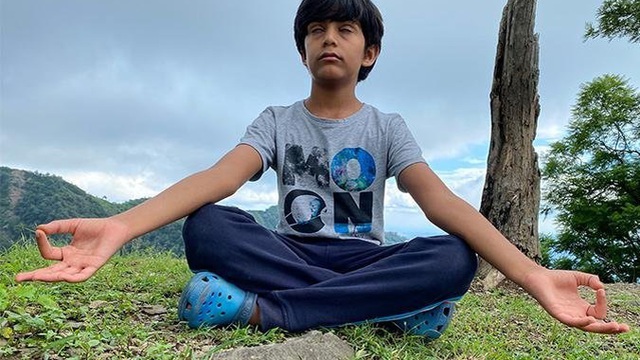 9 tuổi trở thành huấn luyện viên yoga, cậu bé lập kỷ lục thế giới
