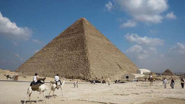 Tia vũ trụ tiết lộ bí ẩn về 2 căn phòng không có lối vào trên Kim tự tháp Giza