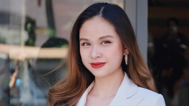 Cô gái Sài thành trở thành CEO năm 19 tuổi, điểm IELTS 8.0