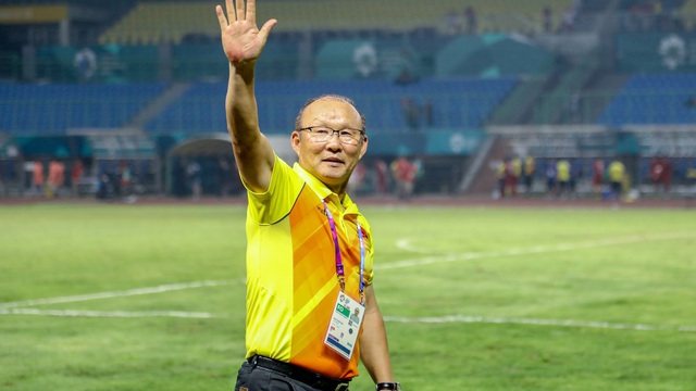 Đằng sau tấm HCV, HLV Park Hang-seo đã để lại một "món quà" quý giá cho bóng đá Việt Nam