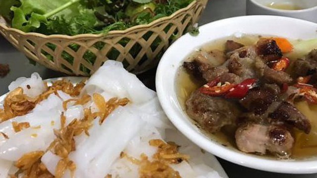 Đến Hà Nam phải ăn bánh cuốn chả nướng, người Hà Nội nổi tiếng bún chả cũng tìm mua
