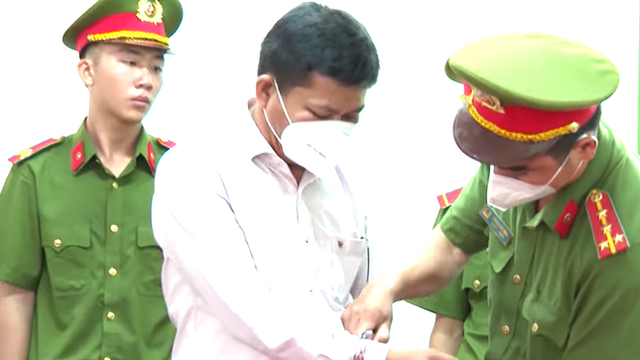 Cựu Giám đốc CDC Bình Phước khẳng định ‘không có hoa hồng’ nhưng nộp lại quà của Việt Á