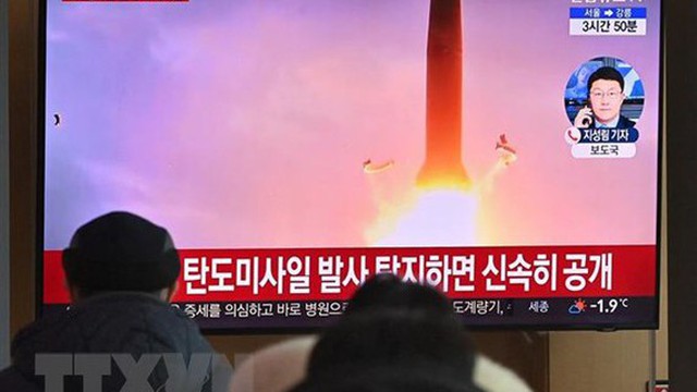Triều Tiên phóng 8 tên lửa đạn đạo tầm ngắn vào vùng biển phía Đông