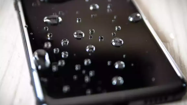 Bạn đã biết cách bảo vệ các thiết bị điện tử trong mùa mưa?