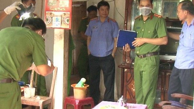 Người bố đâm chết con gái cùng bạn trai rồi uống thuốc sâu tự vẫn
