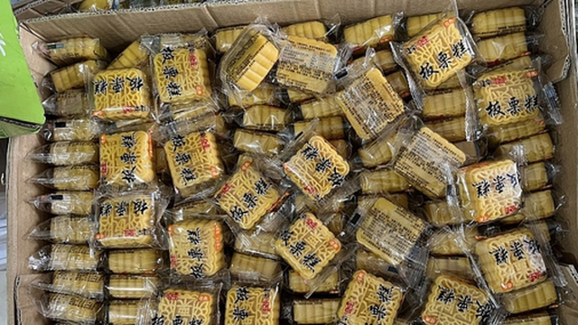 Tiểu thương Hà Nội nhập trôi nổi 5.100 bánh trung thu có nhãn Trung Quốc để bán công khai