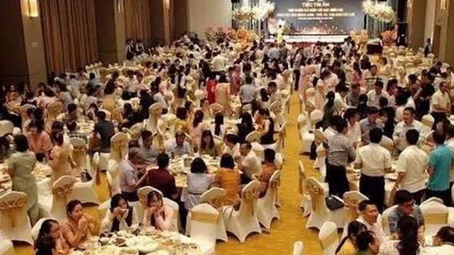 Vừa "hạ cánh an toàn" đã mở "tiệc chia tay" , cựu giám đốc CDC Quảng Ninh nói gì?