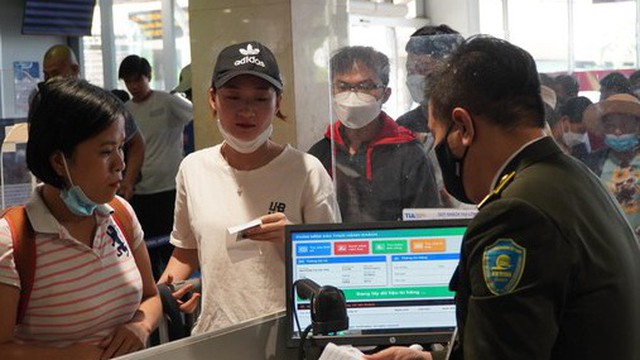 Đi lại dịp Quốc khánh: Dễ chịu với giá vé máy bay, tàu hỏa