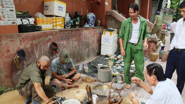 Chiêm ngưỡng hàng trăm món đồ cổ ở khu chợ 'có 1 không 2' tại thành phố Vinh