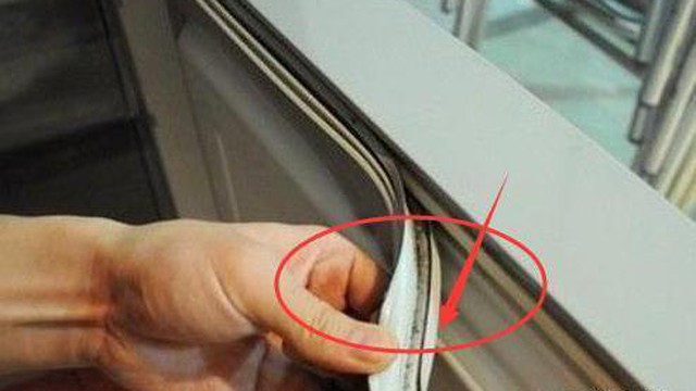 Vệ sinh vết nấm mốc trên đồ cao su trong nhà chỉ bằng những nguyên liệu đơn giản